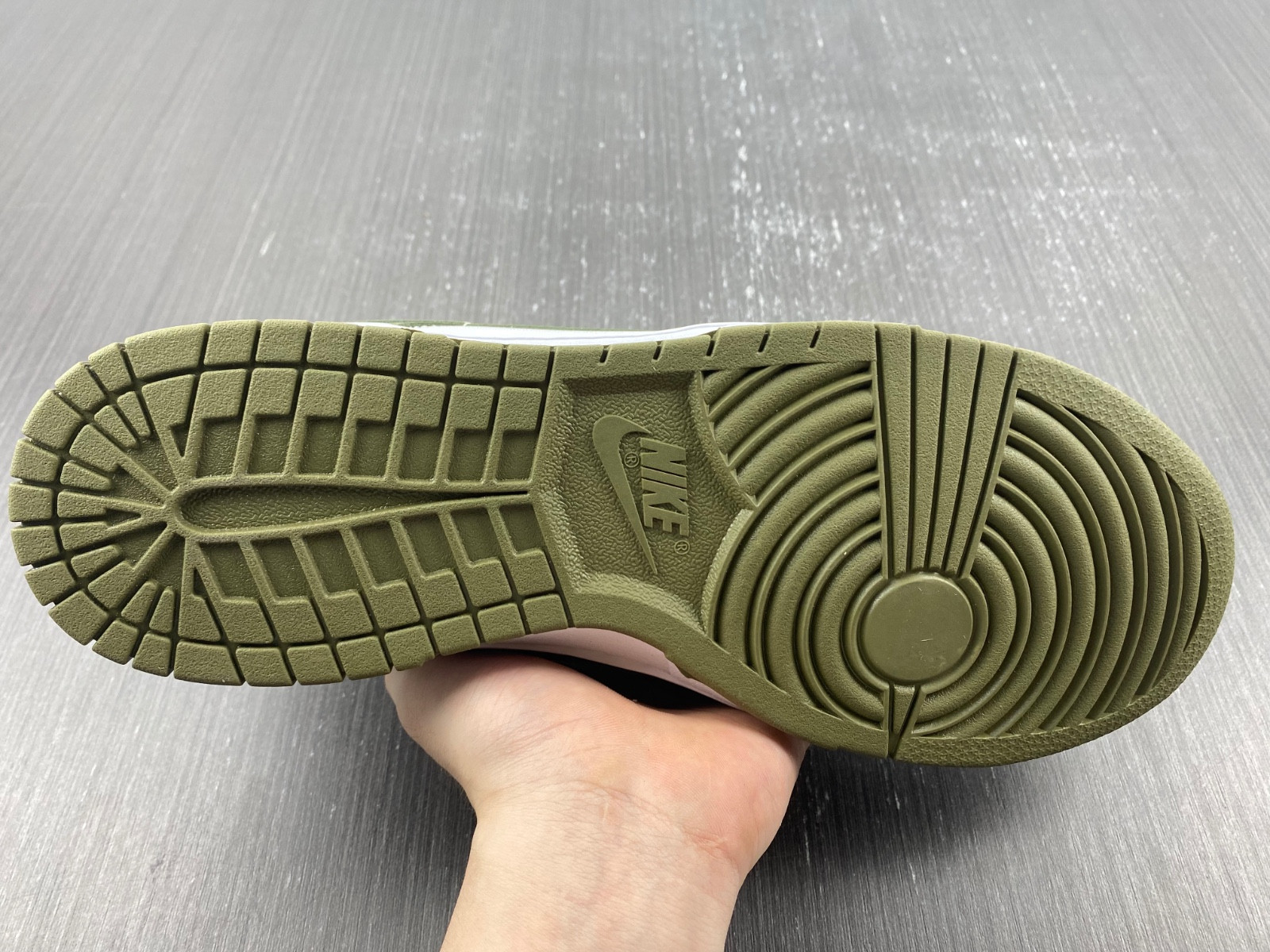 Nike Dunk Low WMNS “Medium Olive” DD1503-120