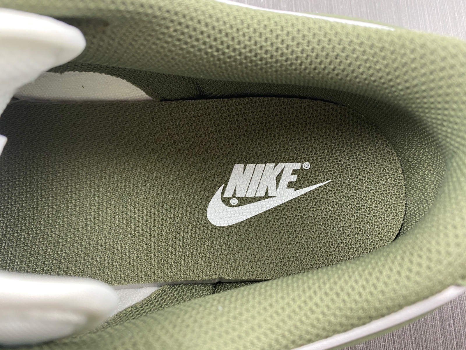 Nike Dunk Low WMNS “Medium Olive” DD1503-120