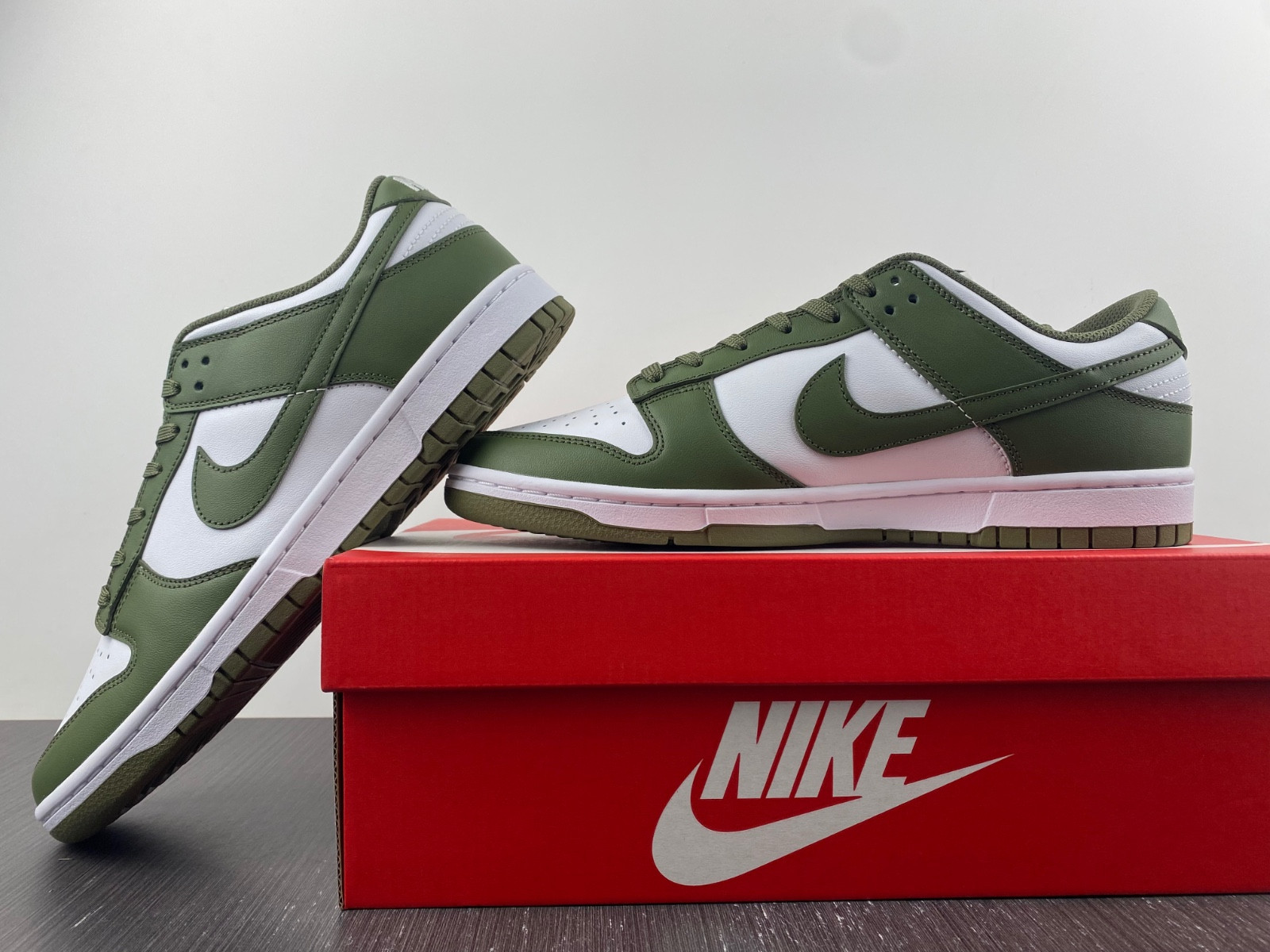Nike Dunk Low WMNS “Medium Olive” DD1503-120