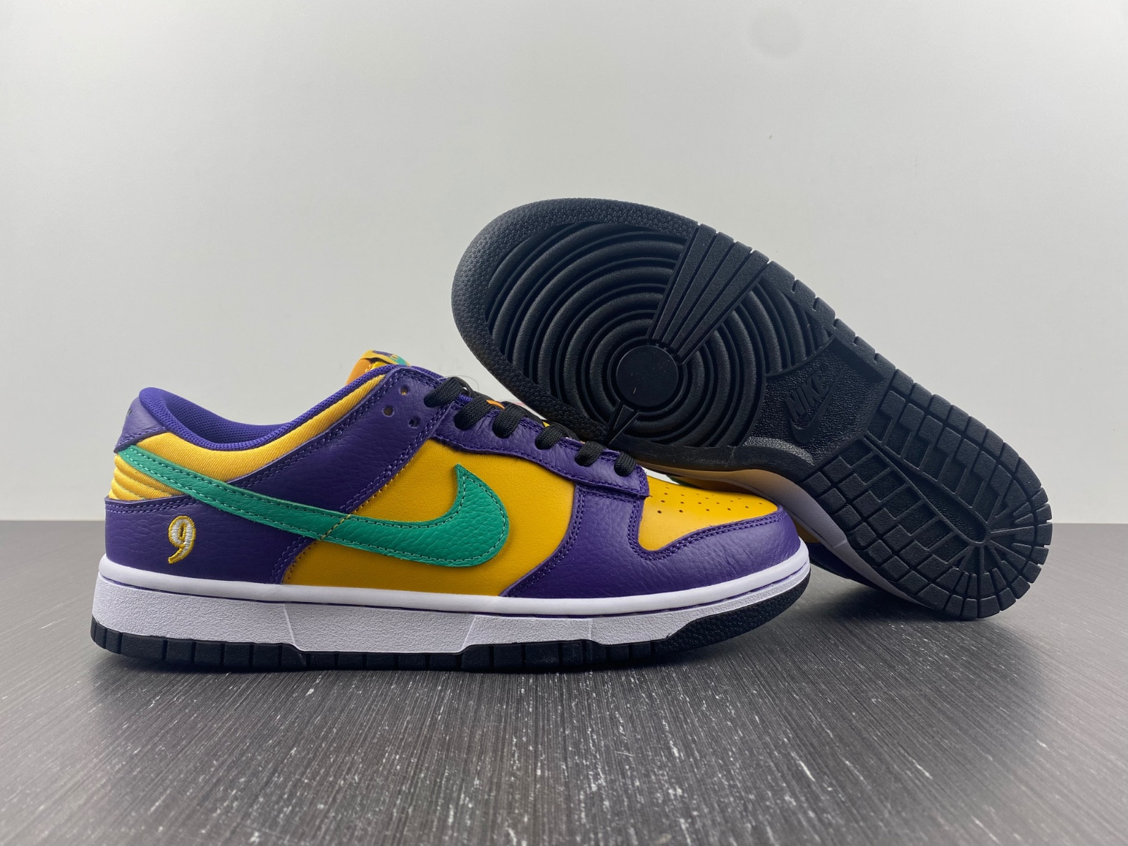 Nike Dunk Low “Lisa Leslie” DO9581-500