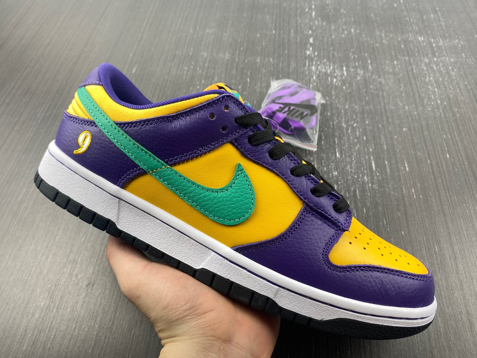 Nike Dunk Low “Lisa Leslie” DO9581-500
