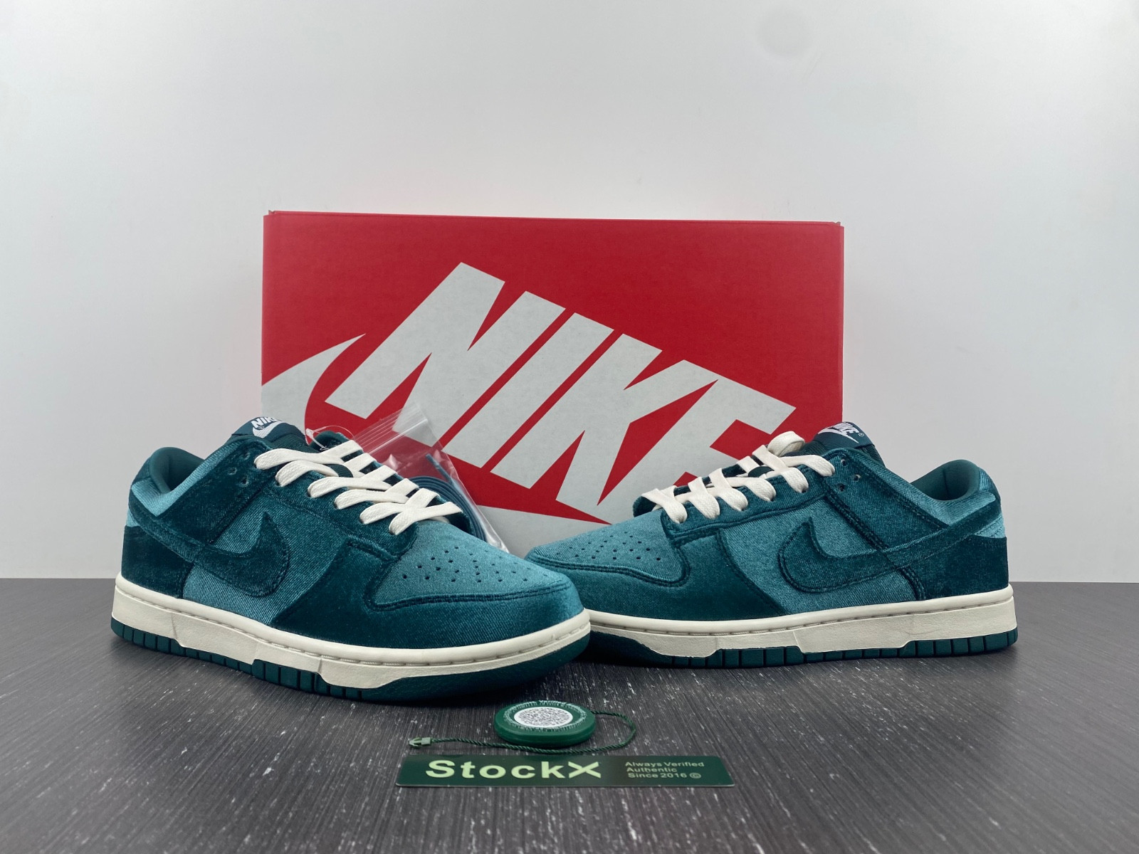 Nike Dunk Low Velvet Teal (W) DZ5224-300