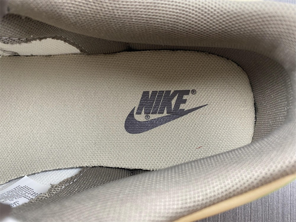 SB Dunk Low "Khaki" FB4960-210