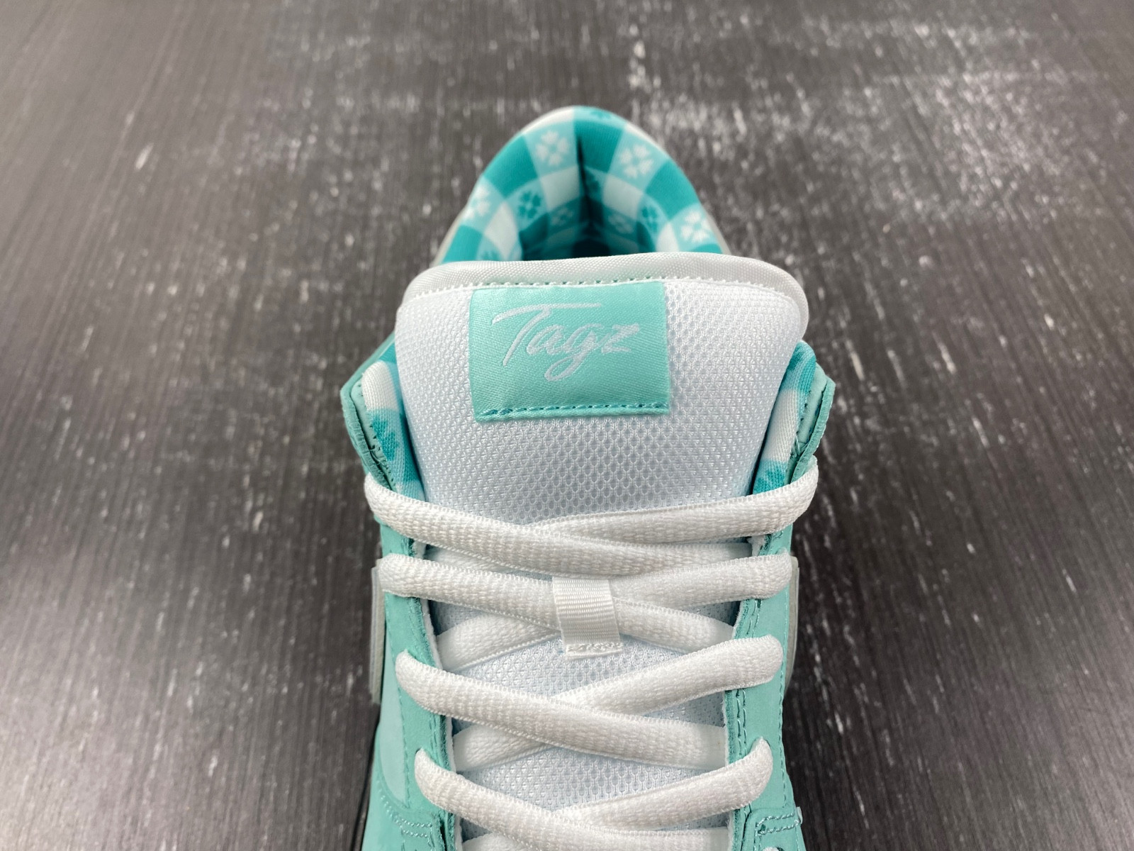 Nike SB Dunk Low BV1310-402