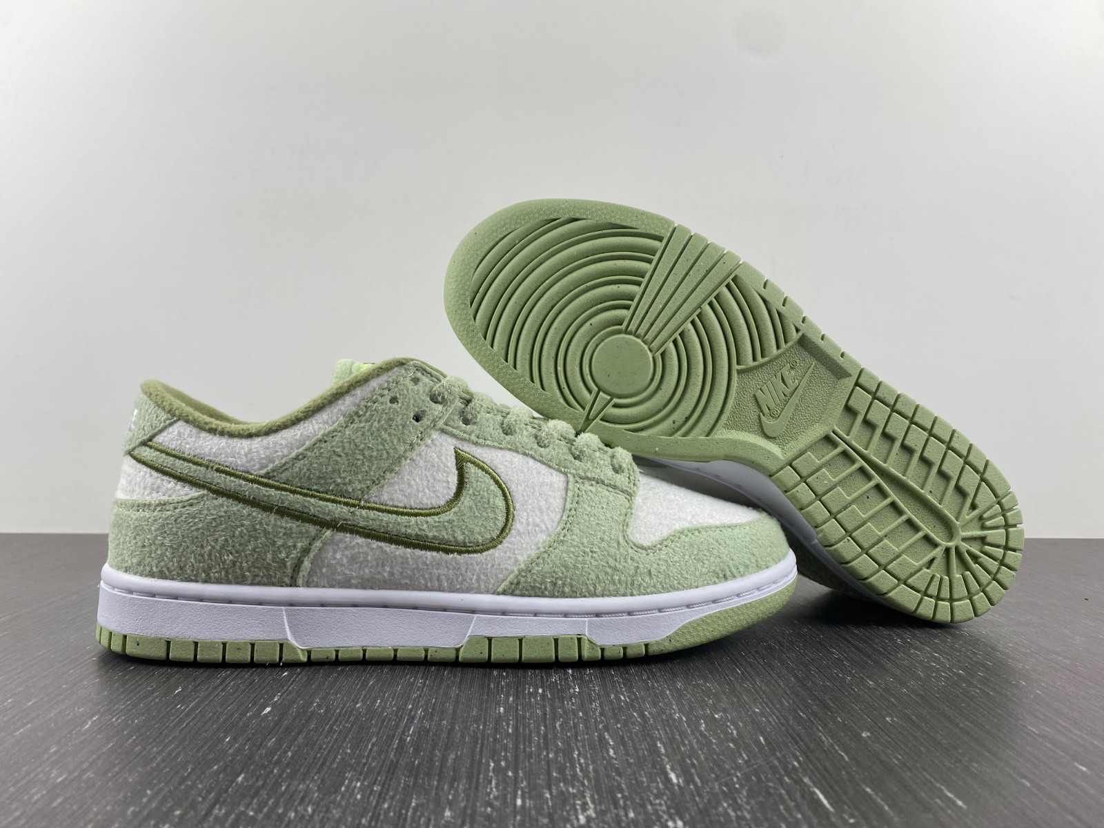 Nike Dunk Low Fleece Pack Honeydew DQ7579-300