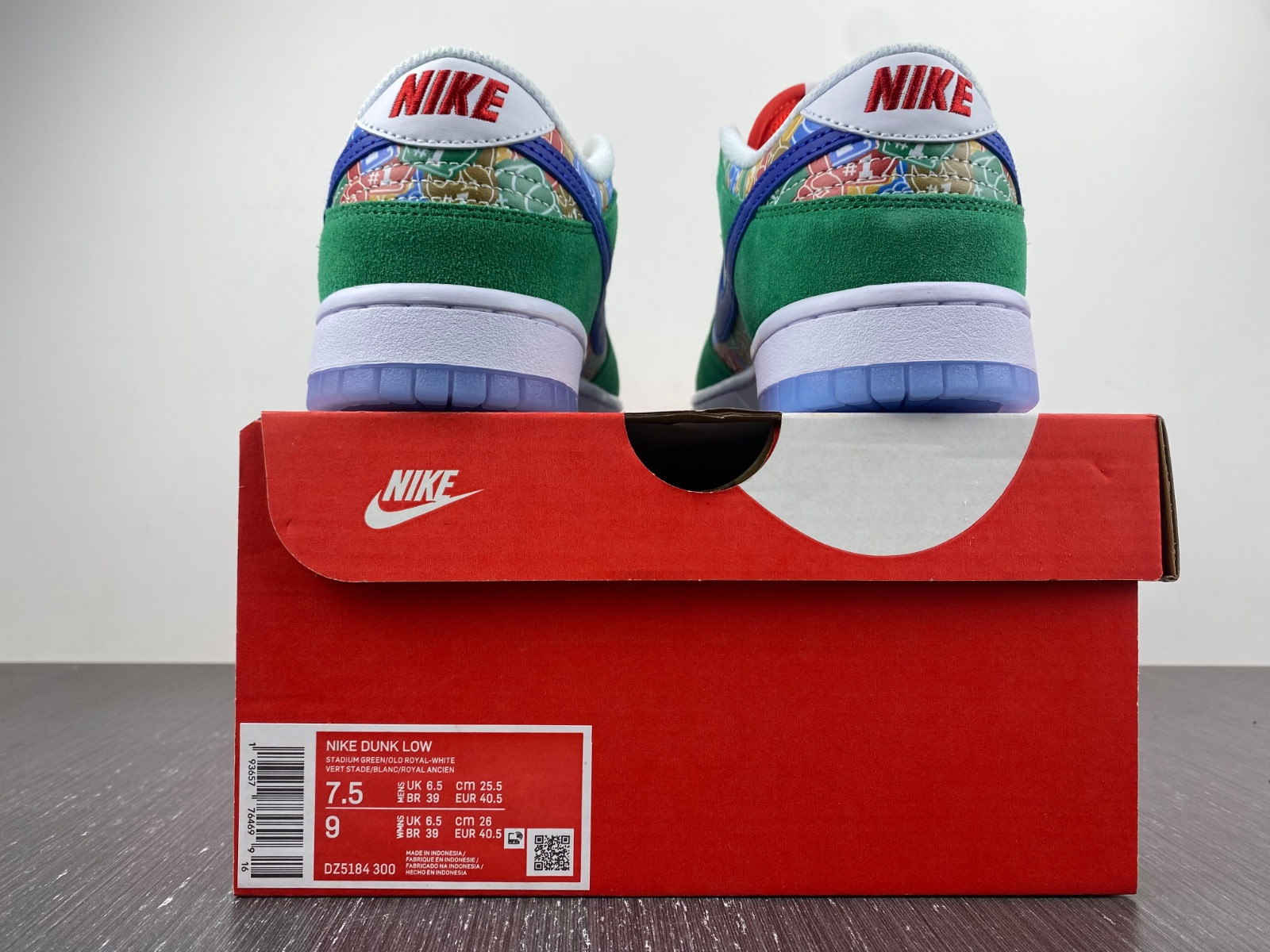 Nike Dunk Low “Foam Finger” DZ5184-300