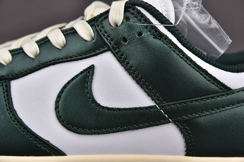 Nike Dunk Low “Vintage Green” DQ8580-100