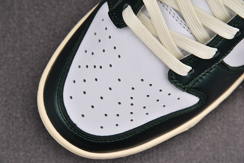 Nike Dunk Low “Vintage Green” DQ8580-100