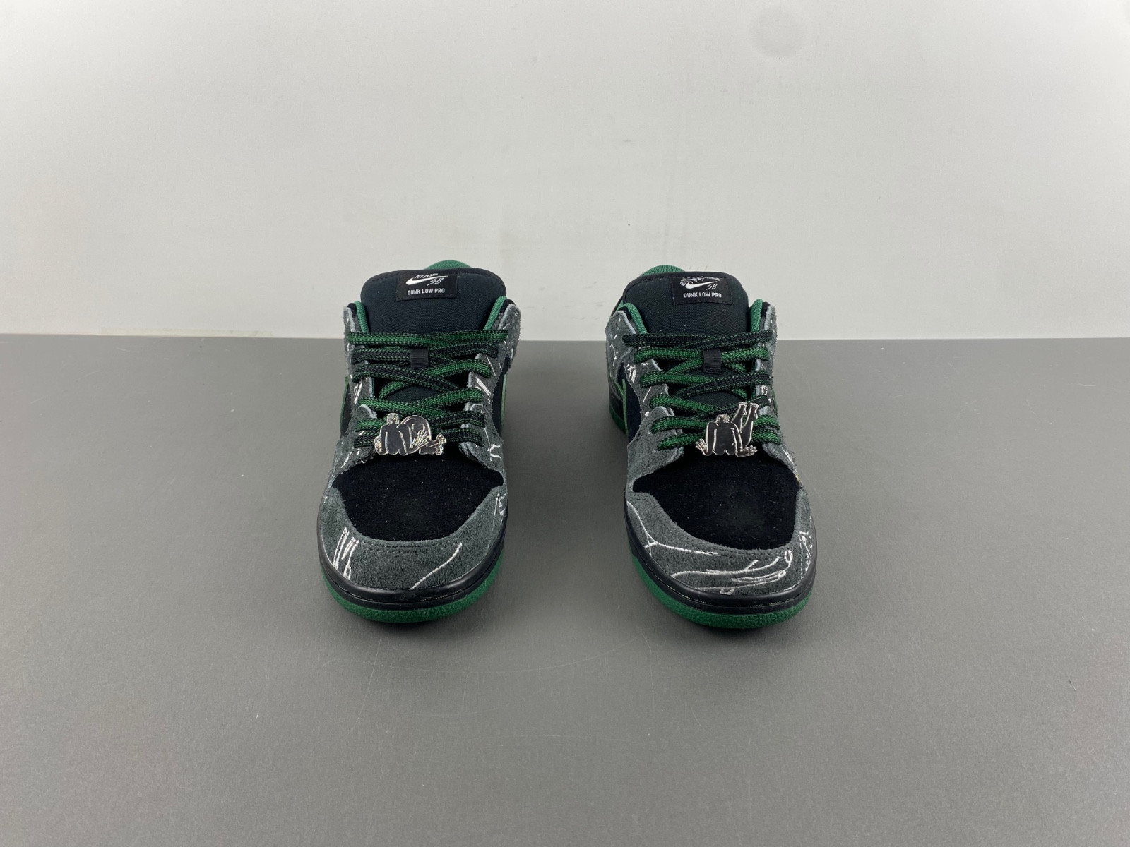 There Skateboards x Nike SB Dunk Low HF7743-001