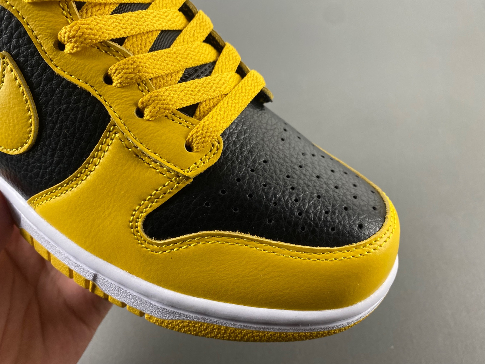 Nike Dunk High “Wu-Tang Clan” HJ4320-001