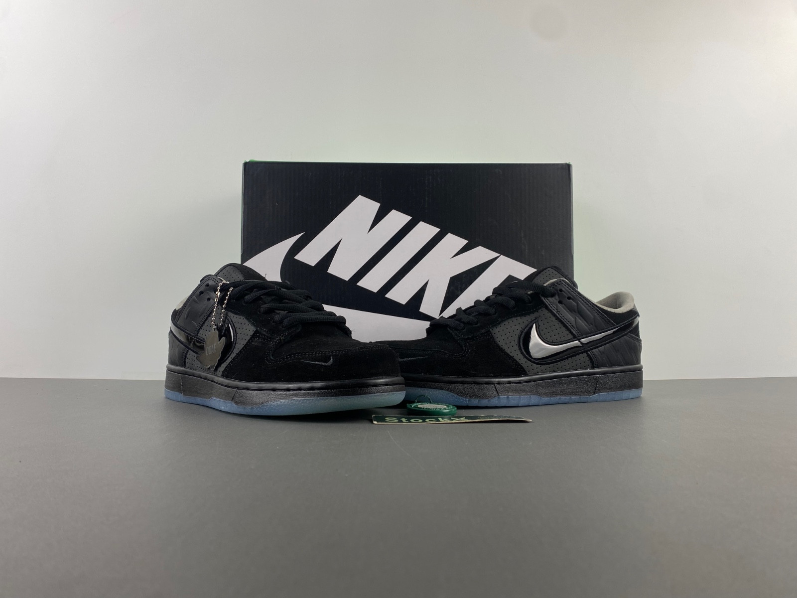 Division Street x Nike Dunk Low Lux “Oregon Black” HV1470-001