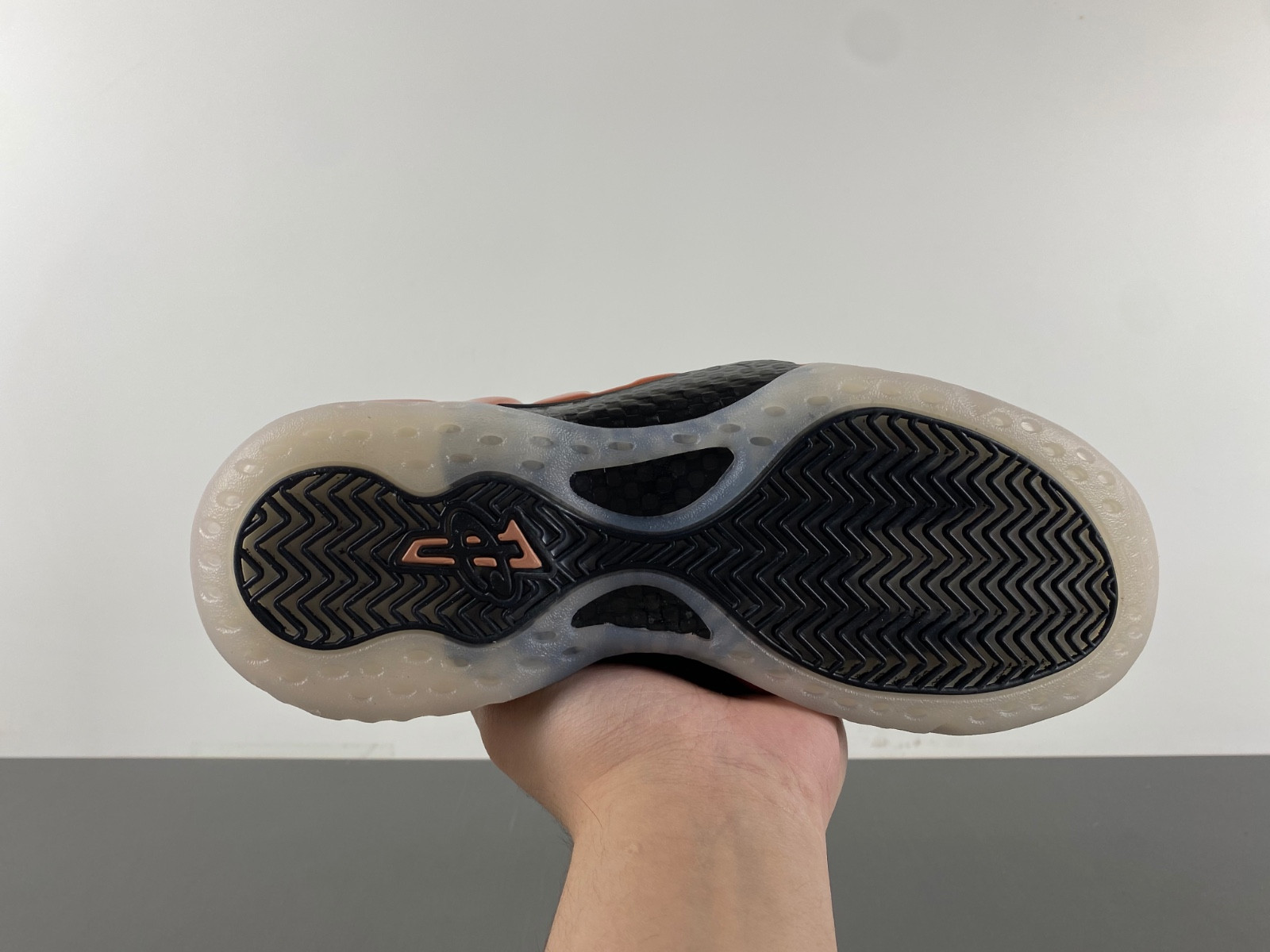 Nike Air Foamposite One “Metallic Copper FZ9902-001