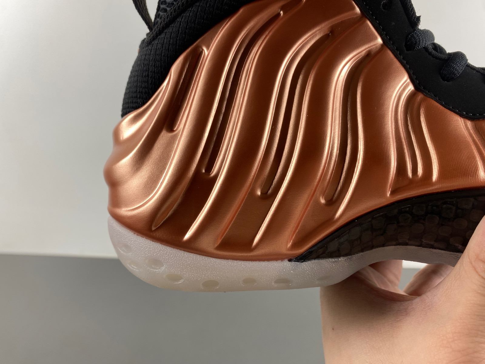 Nike Air Foamposite One “Metallic Copper FZ9902-001