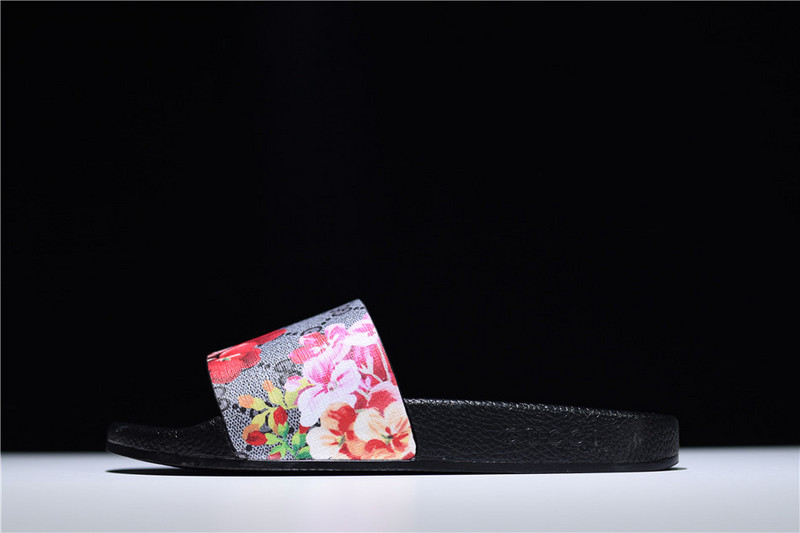 GC Leather SLIDE SANDAL with FLOWER  0400088498707