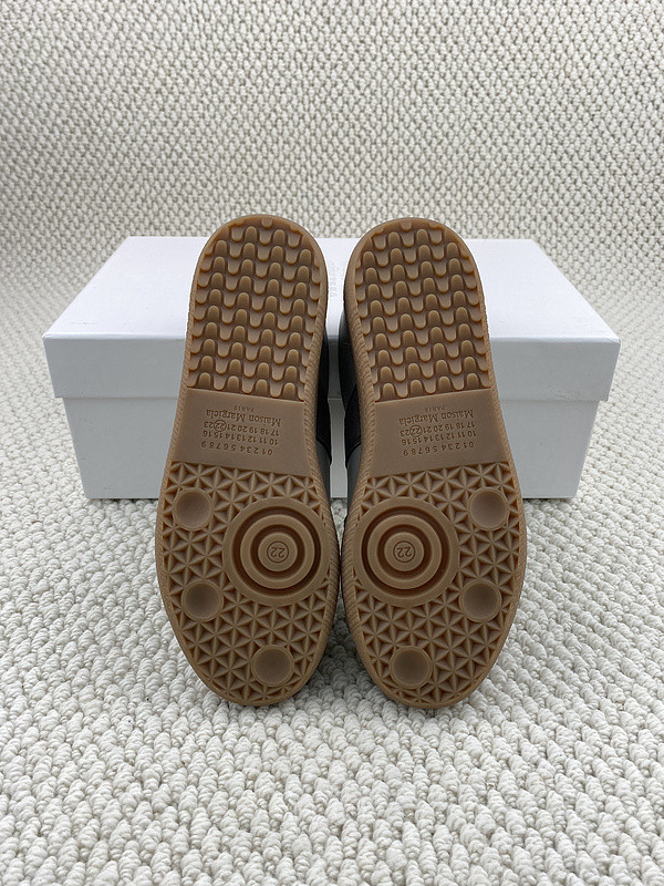 ma*s*n Ma*i*la sneakers