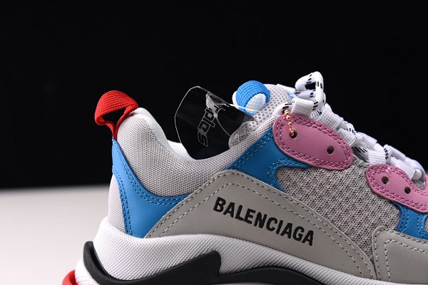 BLCG Triple S 584088-W06E2-1150