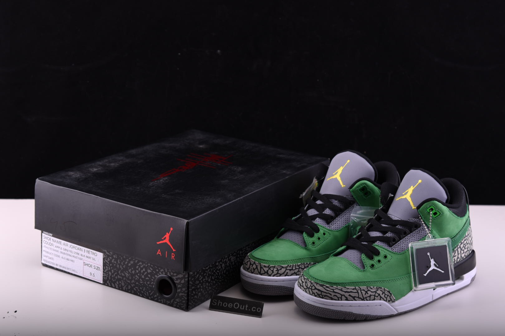 Air Jordan 3 Retro Tinker Oregon Ducks PE shoes