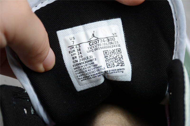 Air Jordan 1 Mid SE “Dutch Green” CZ0774-300