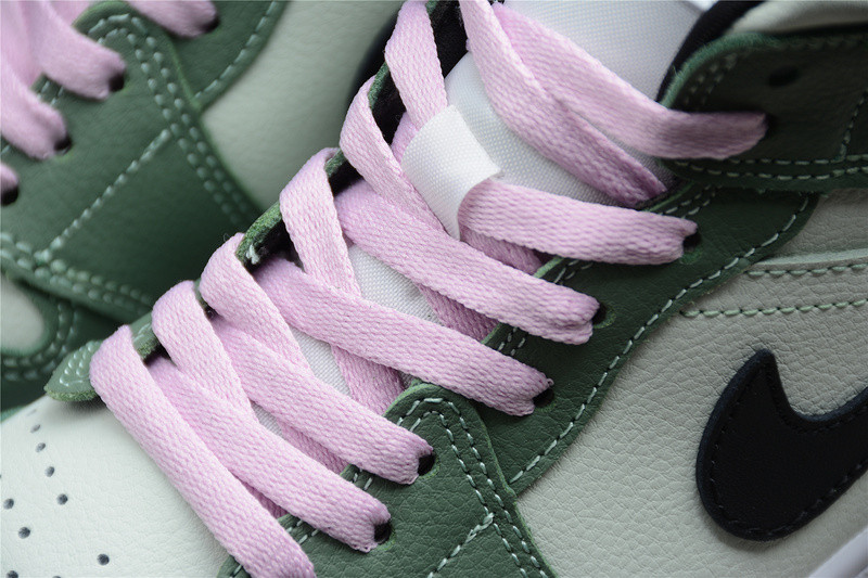 Air Jordan 1 Mid SE “Dutch Green” CZ0774-300