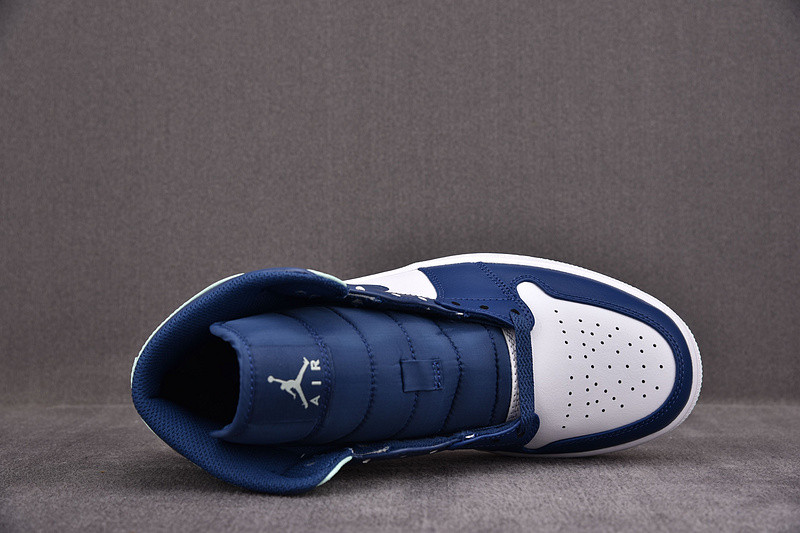 Air Jordan 1 Mid “Blue Mint” 554724-413