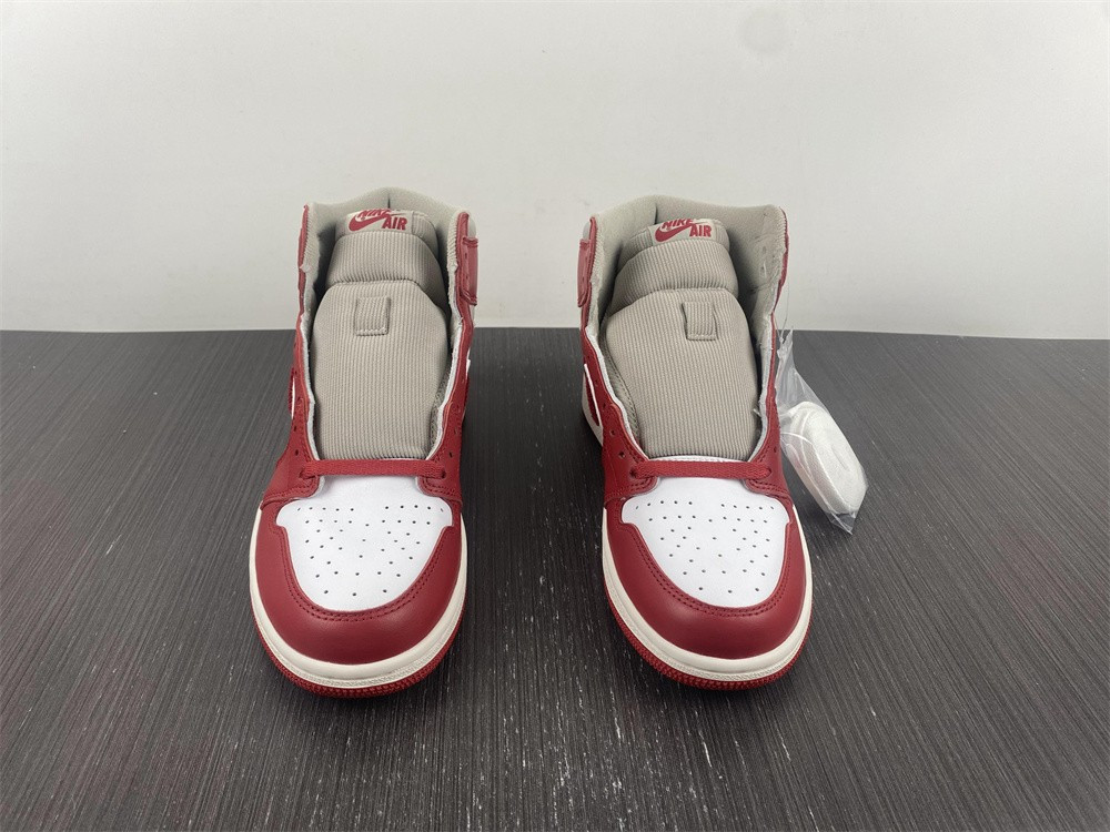 Air Jordan 1 High OG WMNS “Newstalgia” DJ4891-061