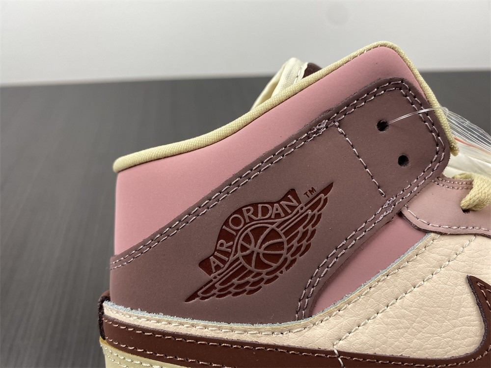 Nike Air Jordan 1 Mid DO7440-821