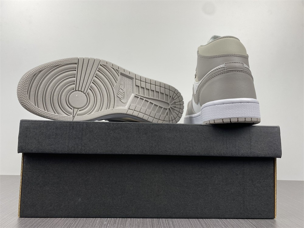 Nike Air Jordan 1 Mid 554724-082