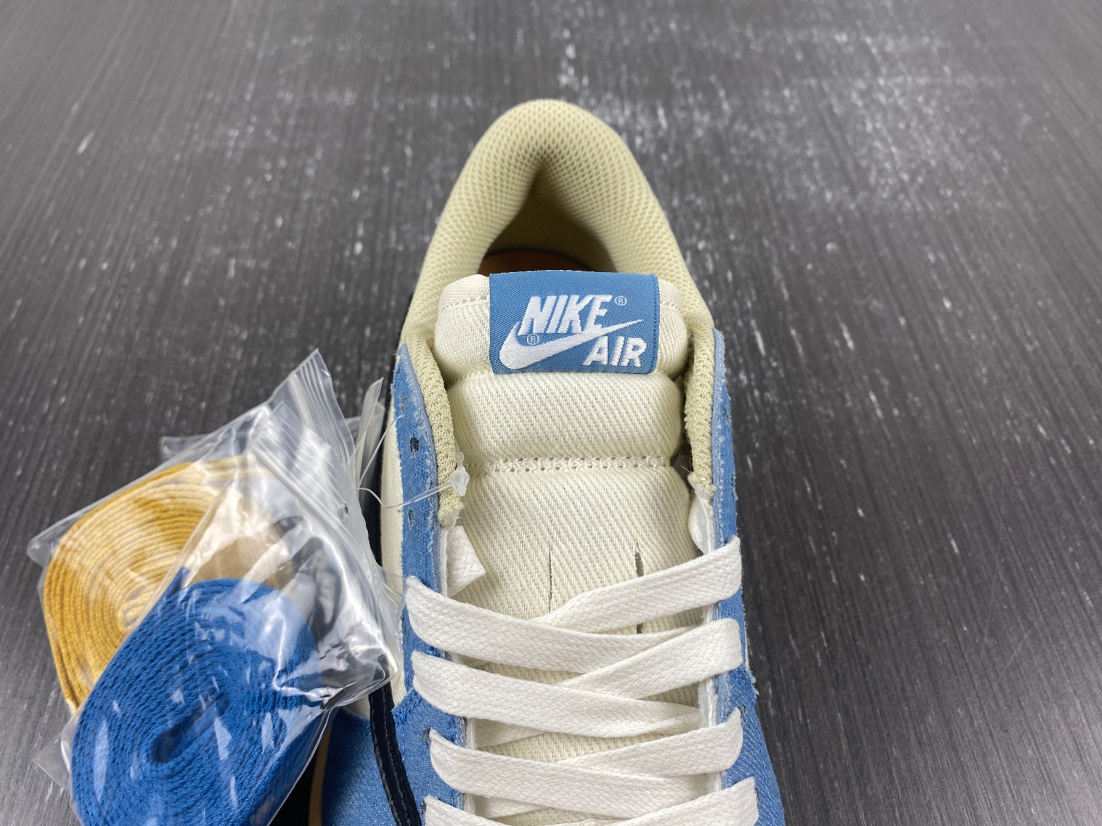 Travis Scott x Air Jordan 1 Low DM7866-992