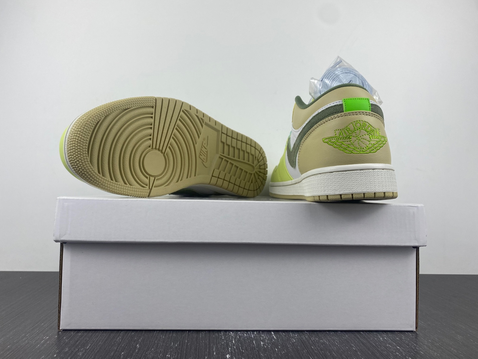 Jordan 1 Low Sail White Oil Green (W) FD9906-131