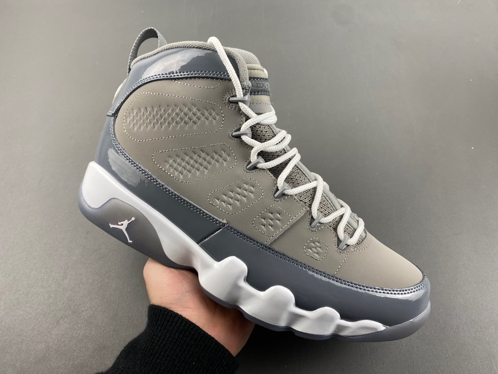 Air Jordan 9