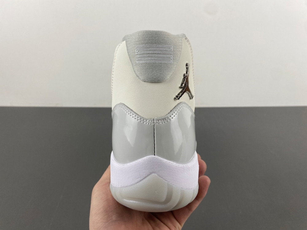 Air Jordan 11 AR0715-110