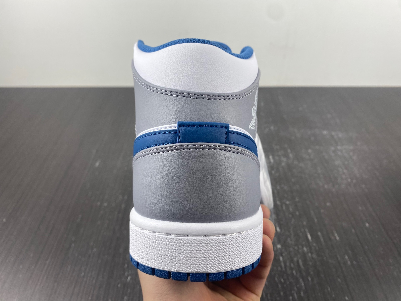 Jordan 1 Mid True Blue  DQ8426-014