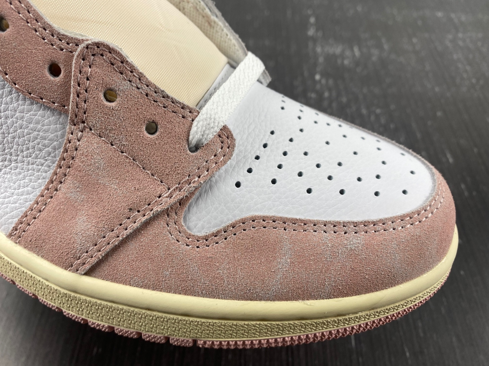 Air Jordan 1 High OG WMNS “Washed Pink” FD2596-600