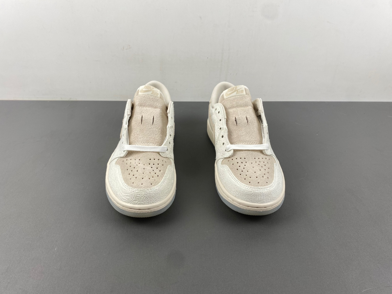 Chris Paul x Air Jordan 1 Low OG “Give Them Flowers” FZ0455-200