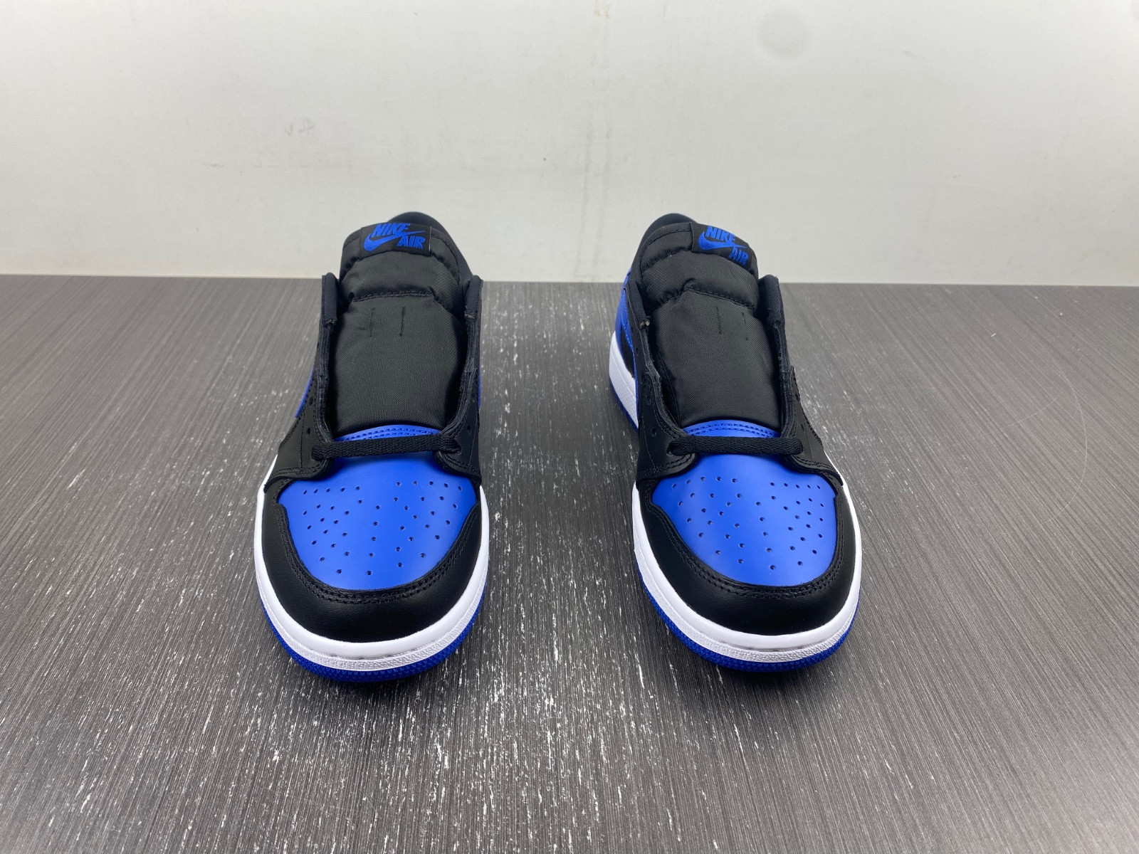 Jordan 1 Retro Low Royal (2015)  705329-004