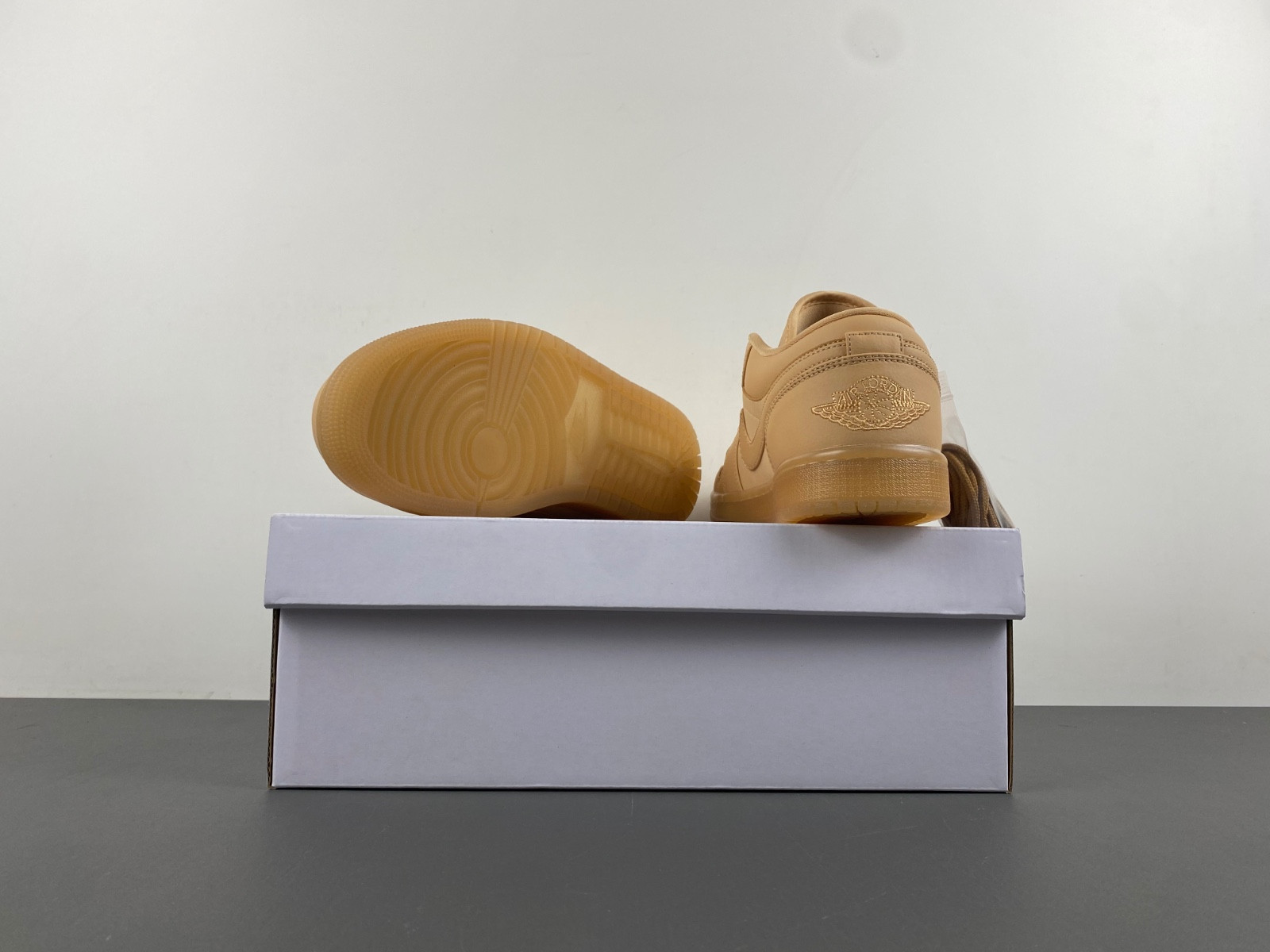 Air Jordan 1 Low WMNS “Pale Vanilla” FZ3972-294