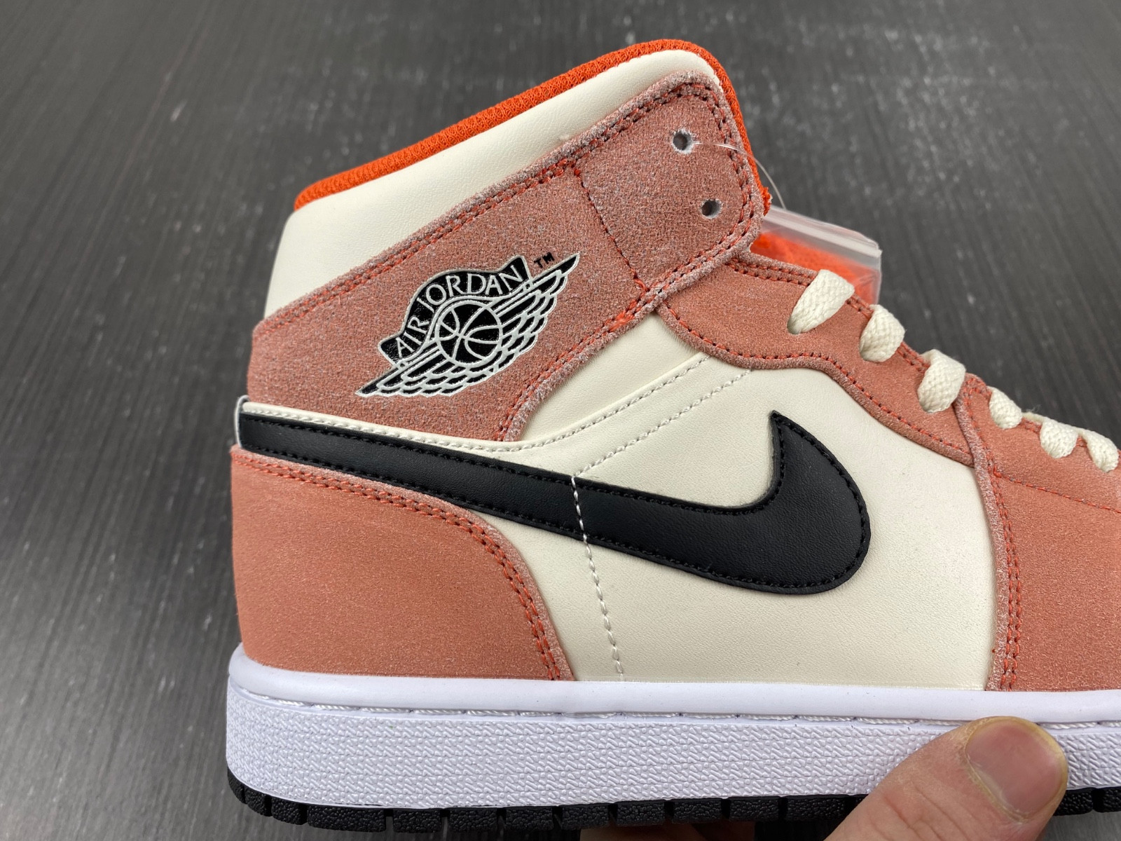 Air Jordan 1 Mid GS “Orange Suede” DV1336-800
