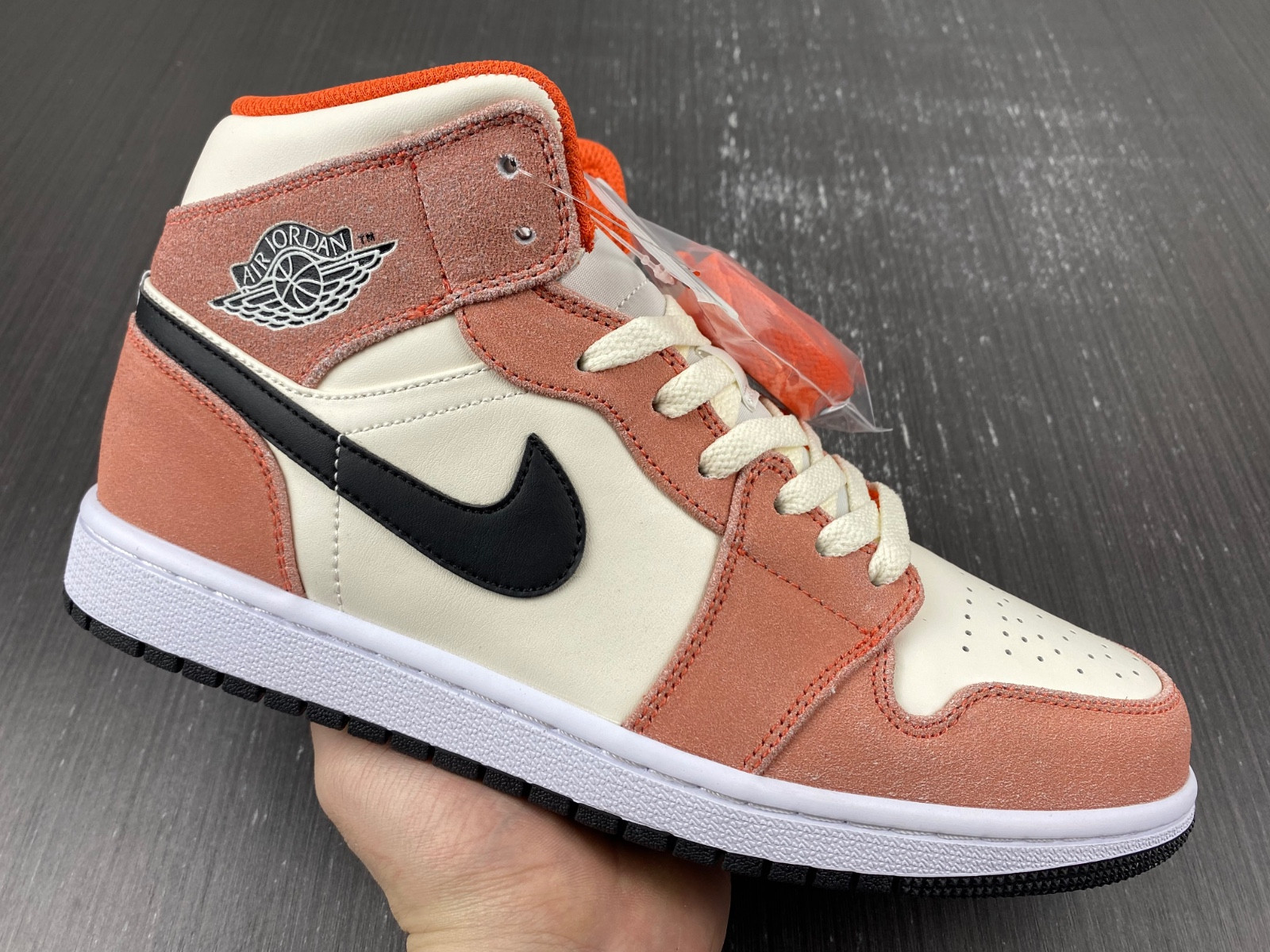 Air Jordan 1 Mid GS “Orange Suede” DV1336-800