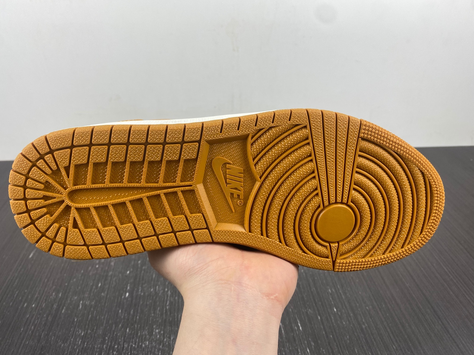 Air Jordan 1 Low DC0774-020