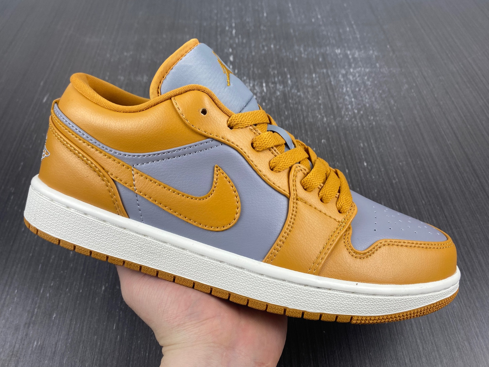 Air Jordan 1 Low DC0774-020