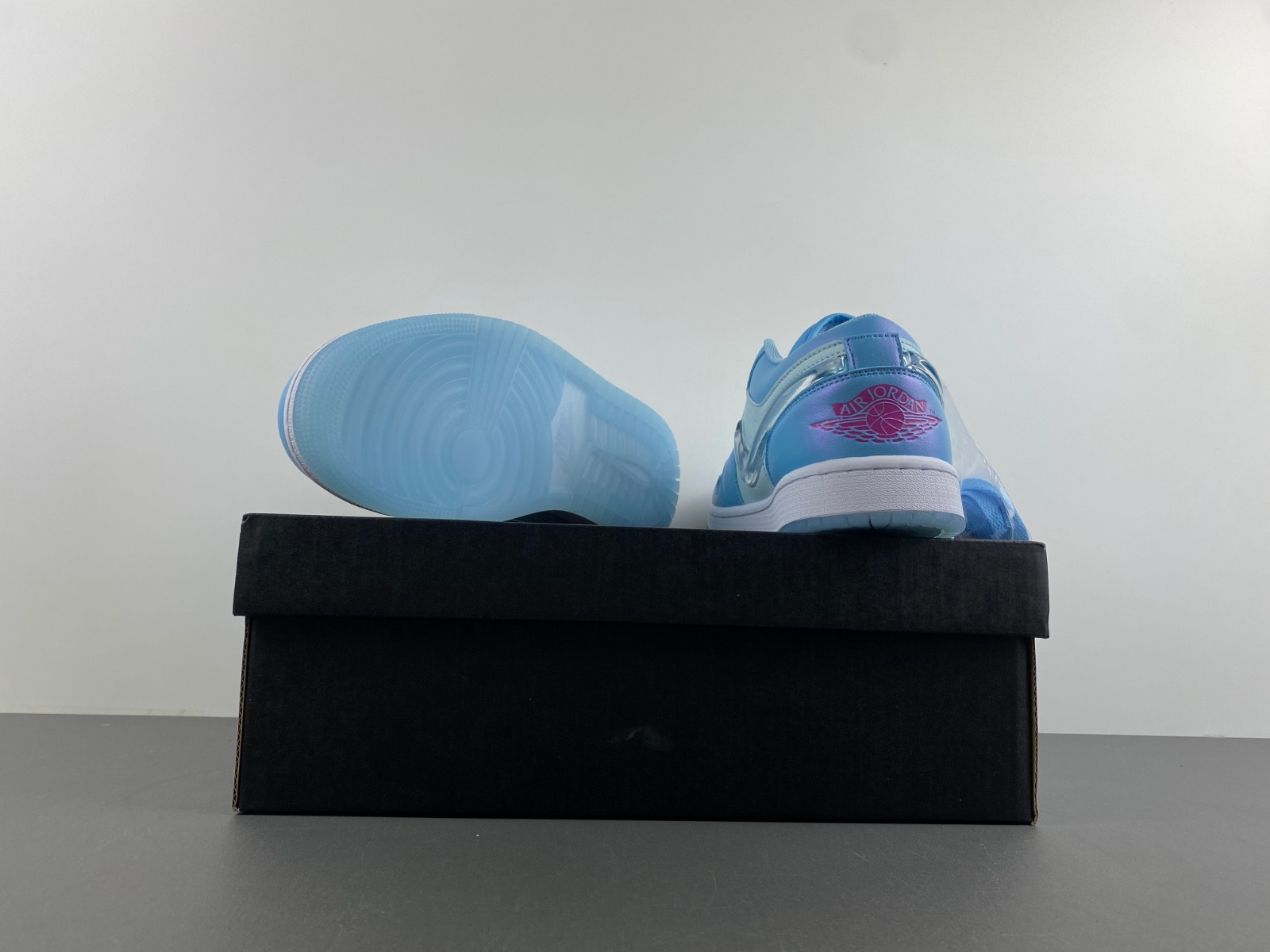 Air Jordan 1 Low FN7366-400