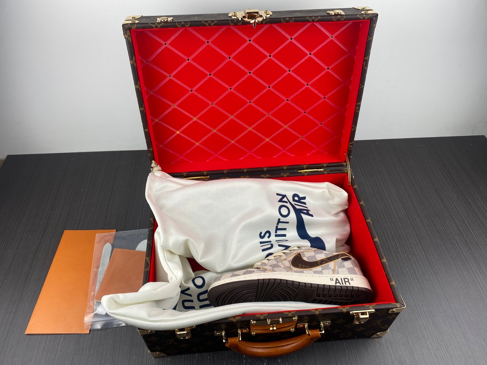 Air Jordan 1 Low L*V