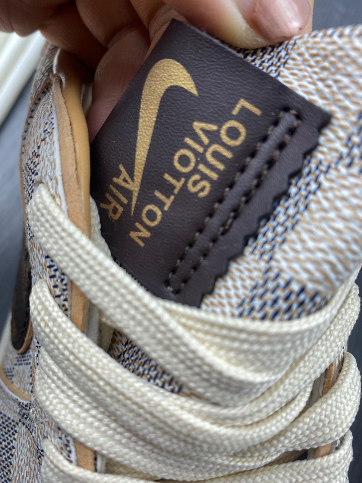 Air Jordan 1 Low L*V