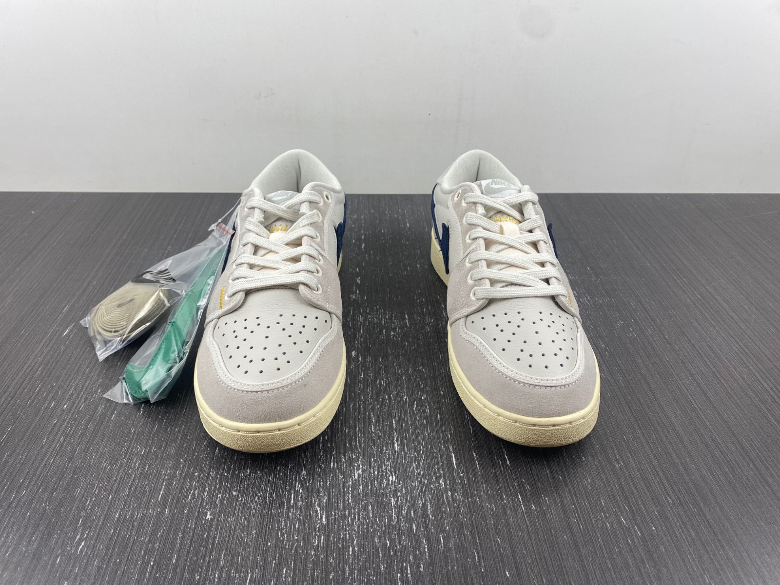 Union x AJKO 1 Low DZ4864-100