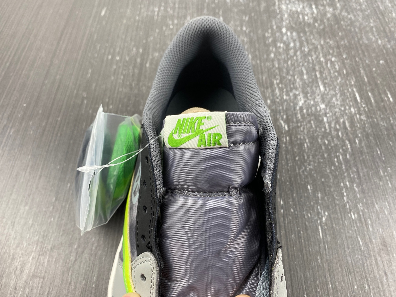 Jordan 1 Retro Low CZ0790-043