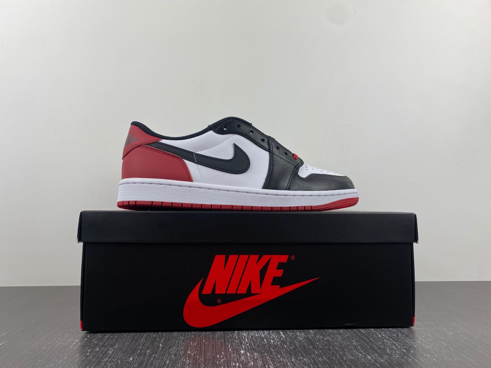 Air Jordan 1 Low OG “Black Toe” CZ0790-106