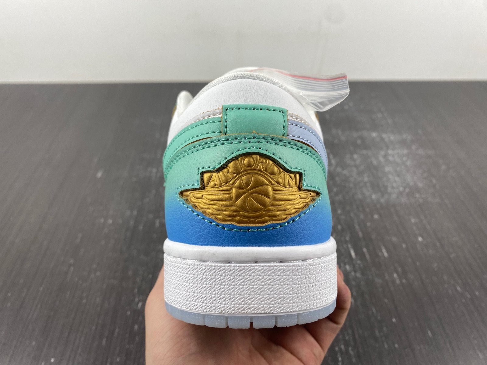 Air Jordan 1 Low SE “Emerald Rise” FN8899-131