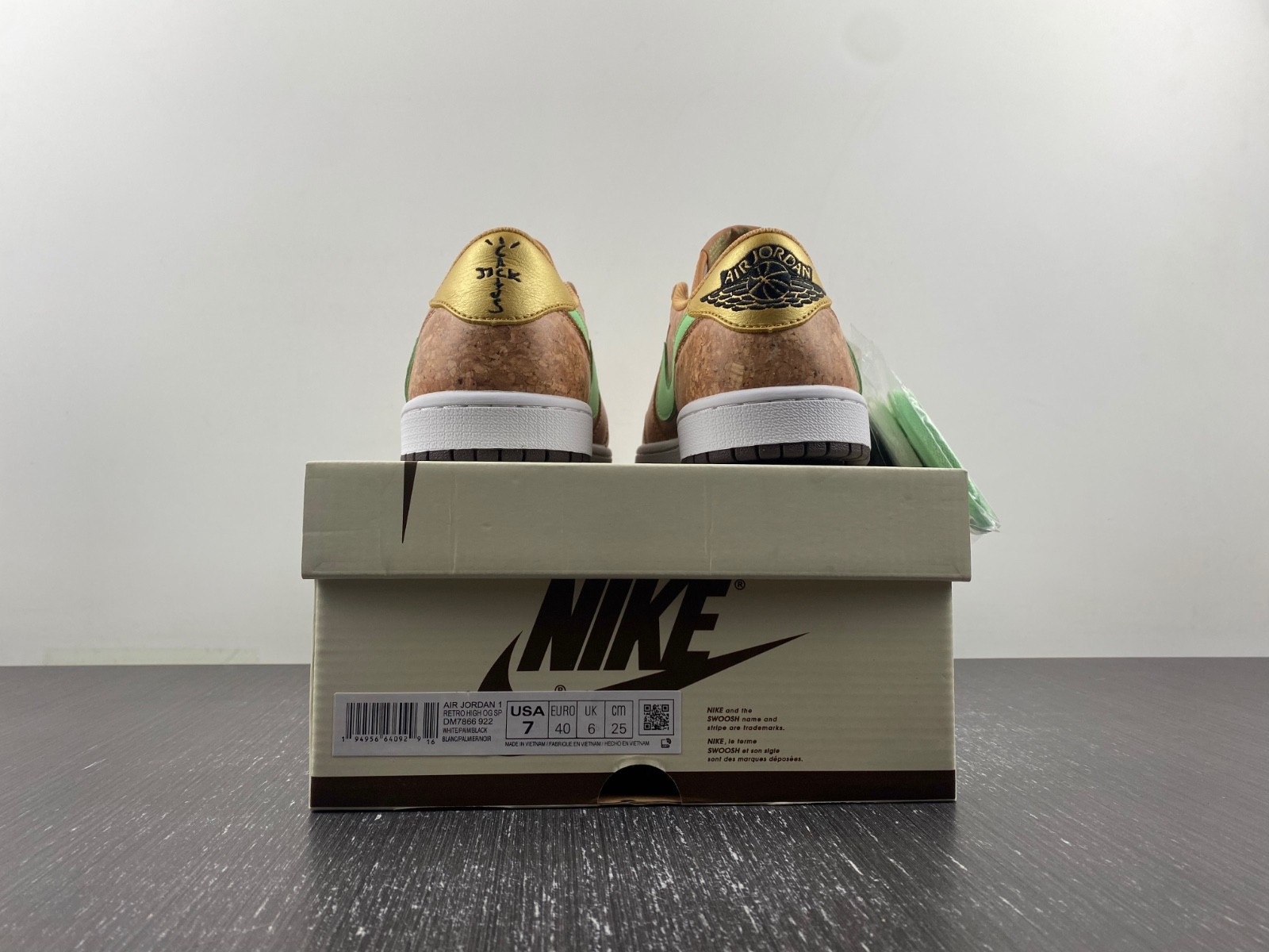 Travis Scott x Air Jordan 1 Low DM7866-922