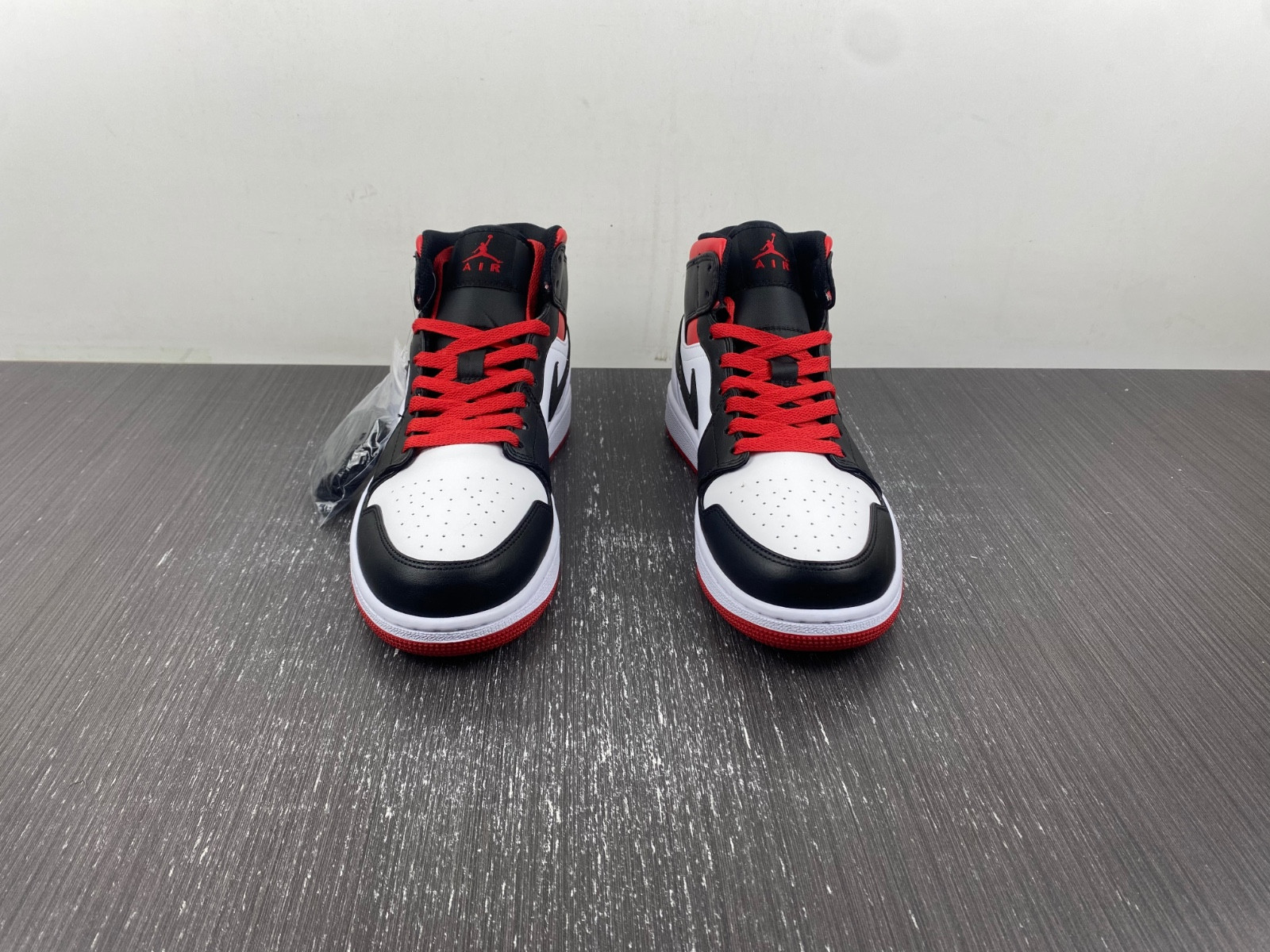 Air Jordan 1 Mid “Gym Red” DQ8426-106