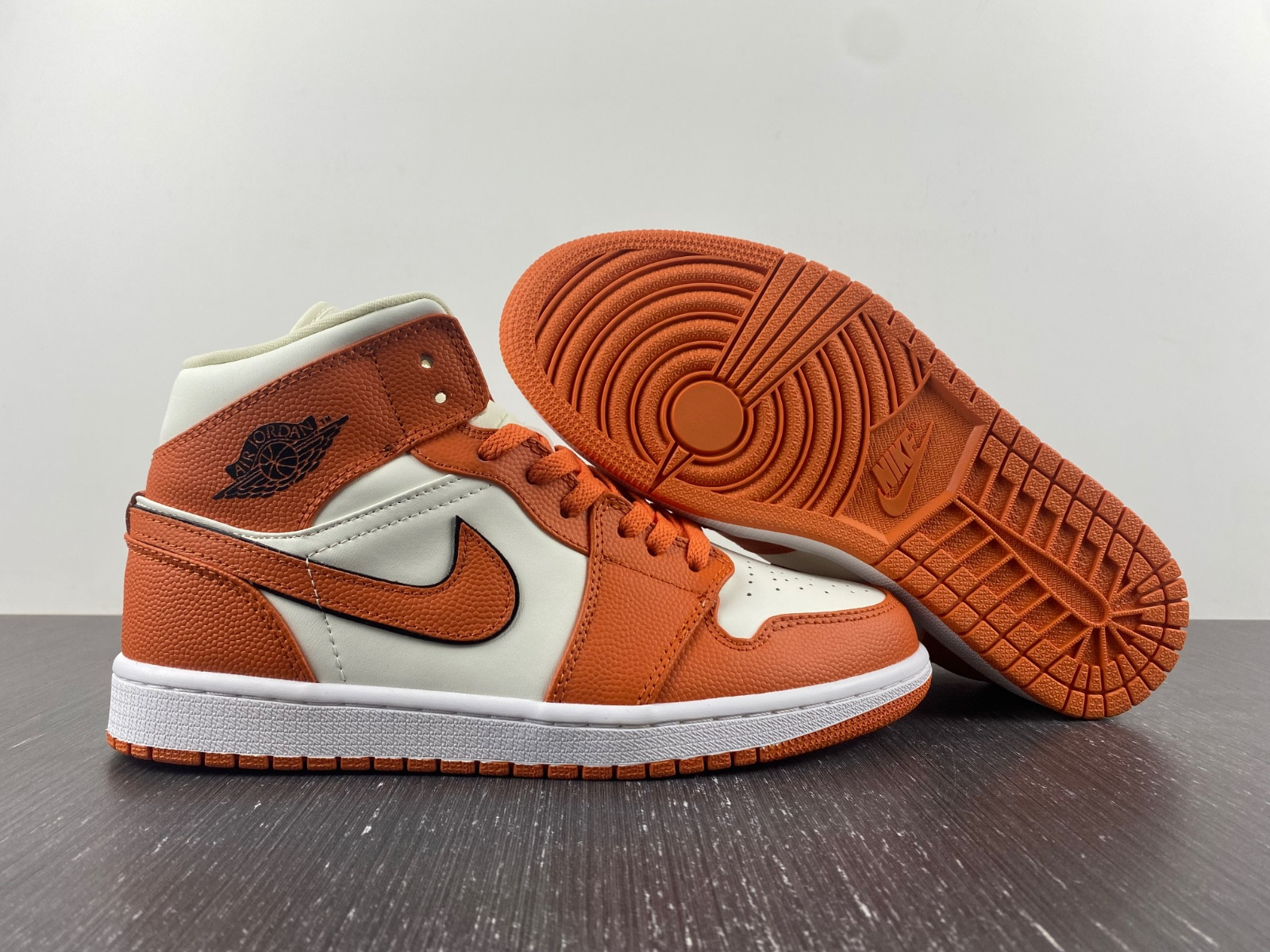 Jordan 1 Mid SE Sport Spice  DV1302-100